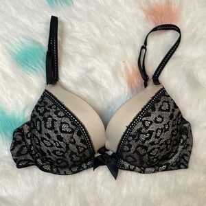 Victoria’s Secret Black Very‎ Sexy Plunge Bra Size 32C